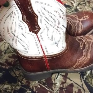 Size 10 Ariat boots